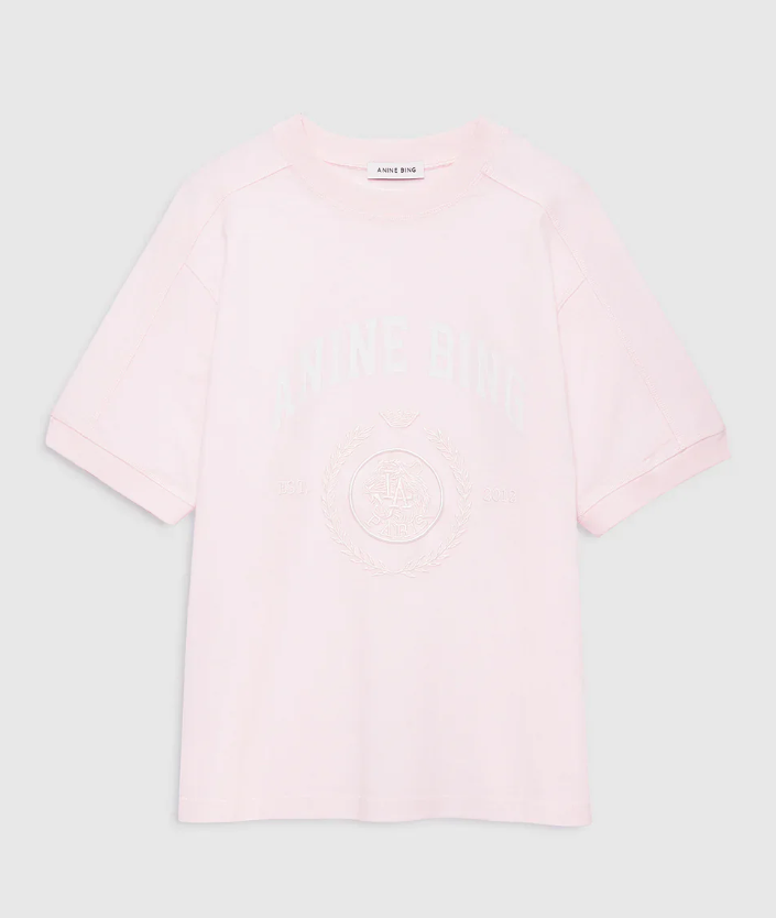 Camiseta Jaylin Collegiate en rosa empolvado